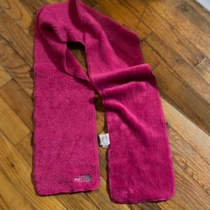 Pink The North Face scarf youth/junior